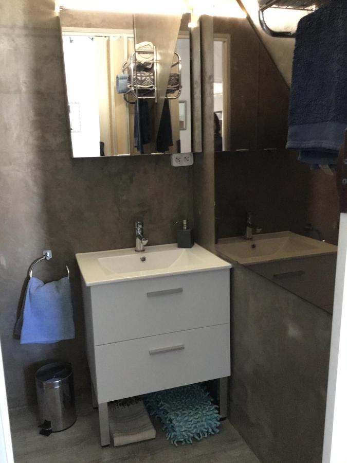 Studio Climatise Classe 2 Dans Marina Proche Mer Et Etang - Lit Wifi Fibre Et Parking Prive Sète Zewnętrze zdjęcie