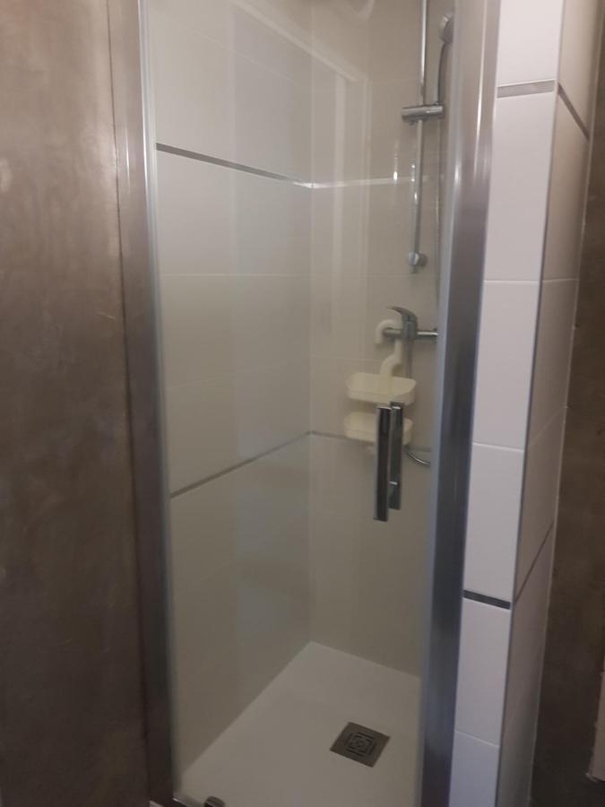 Studio Climatise Classe 2 Dans Marina Proche Mer Et Etang - Lit Wifi Fibre Et Parking Prive Sète Zewnętrze zdjęcie